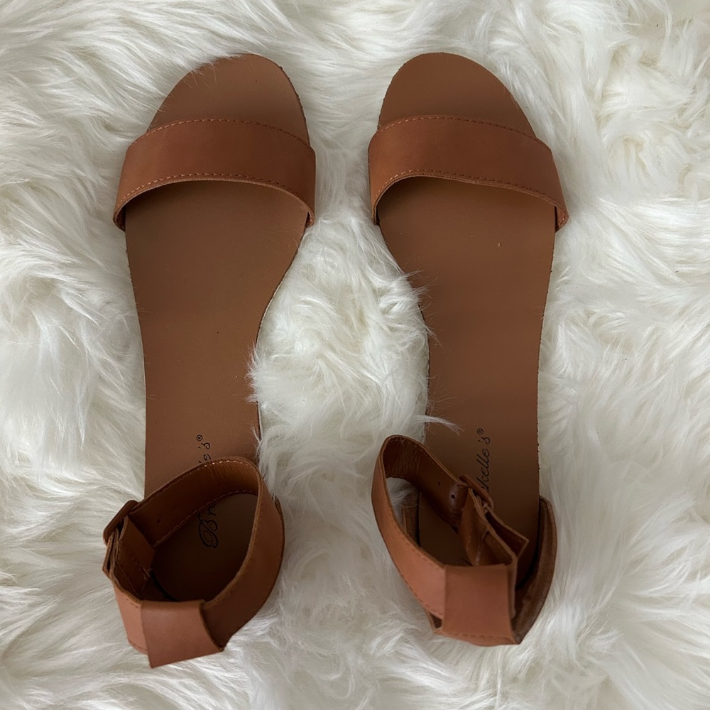 Breckelles Tan Open-Toe Sandals